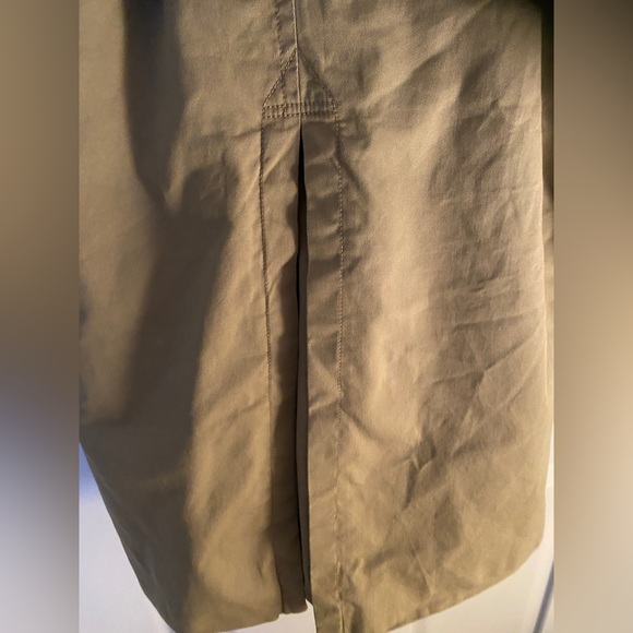 GAP layered trench coat. Beige gray & yellow lining. Removable layer Size: M - Picture 7 of 12